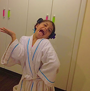 Meet your Posher, Ana v